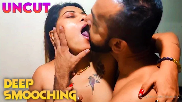 Deep Smooching – 2023 – Hindi Uncut Short Film – Tina